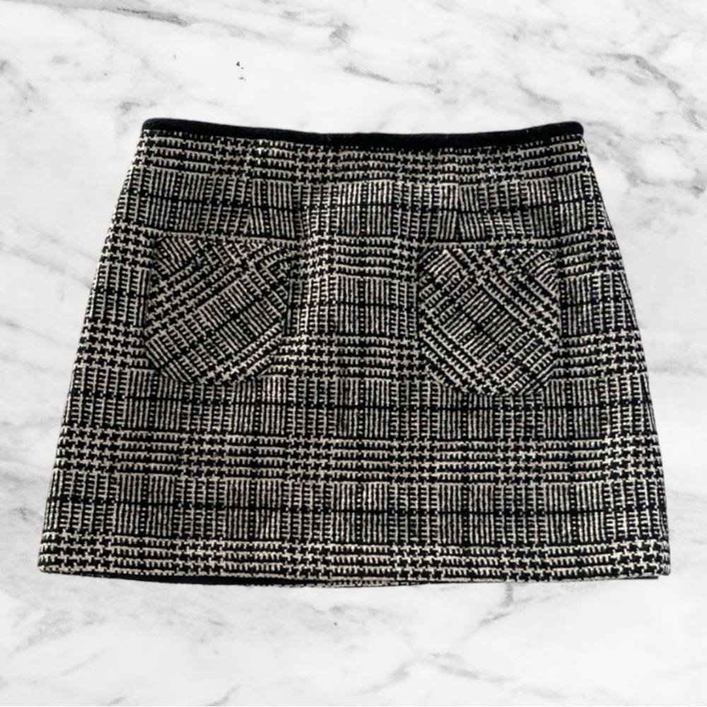 Nanette Lepore Houndstooth Tweed Skirt, Size 8 – Front Pockets